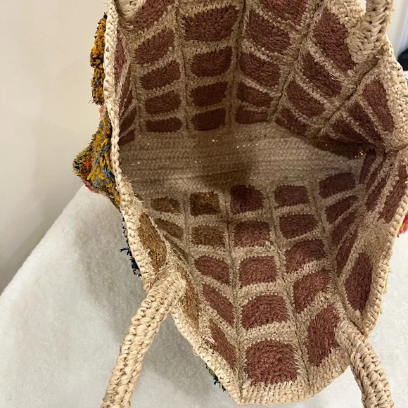 Raffia Crochet Tote Bag - Picture 13 of 17